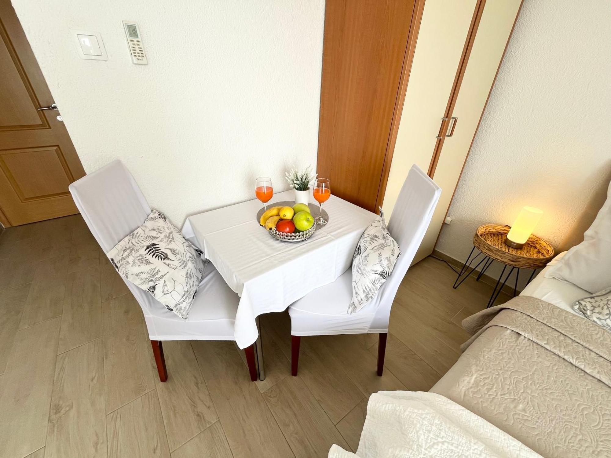 Apartments Irma Baška Voda Екстериор снимка