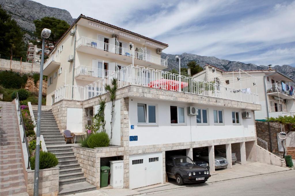 Apartments Irma Baška Voda Екстериор снимка