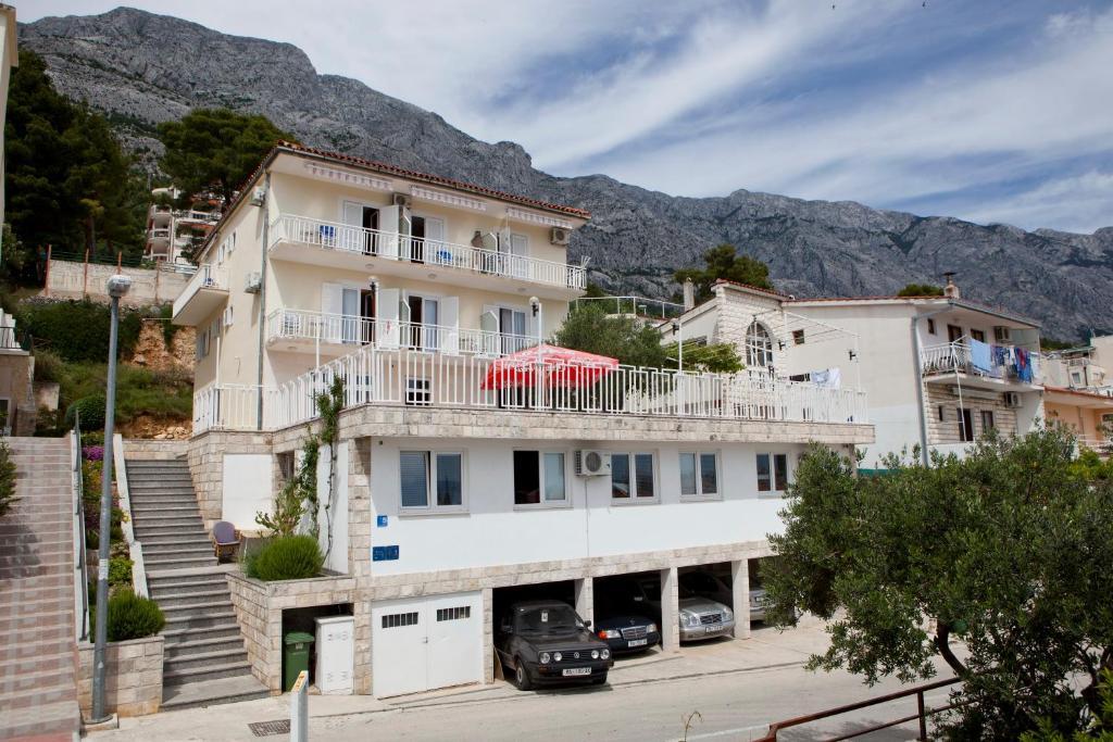 Apartments Irma Baška Voda Екстериор снимка